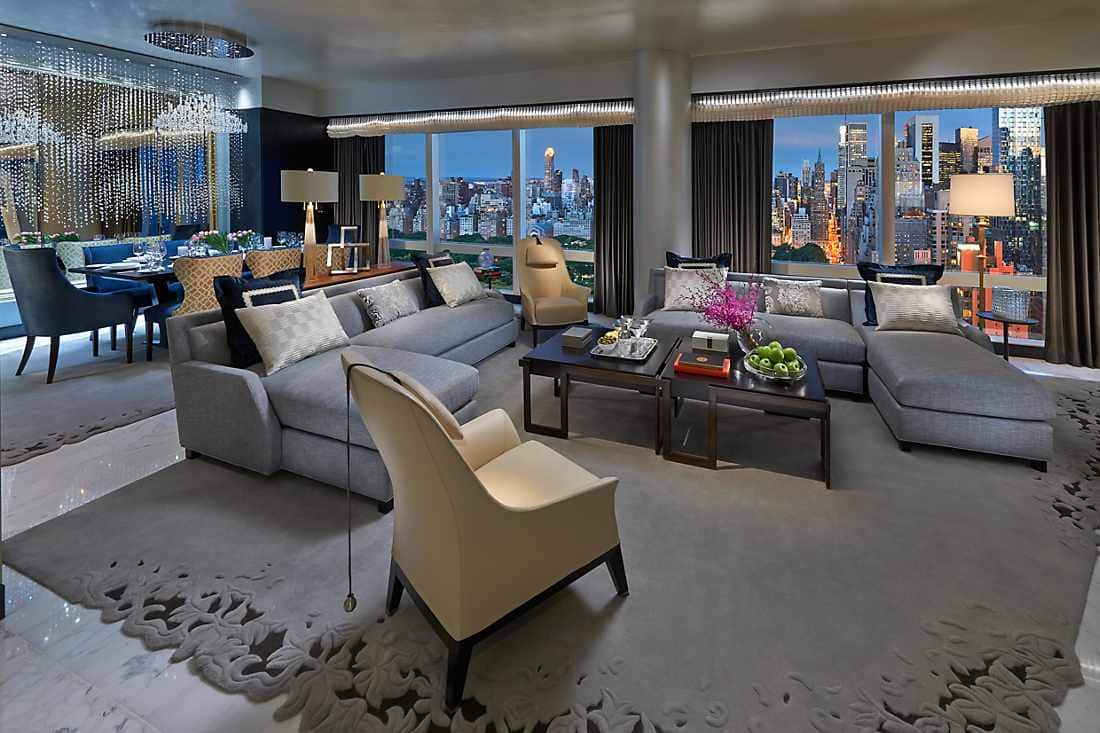 Suite 5000 living room